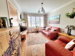 Lounge- click for photo gallery